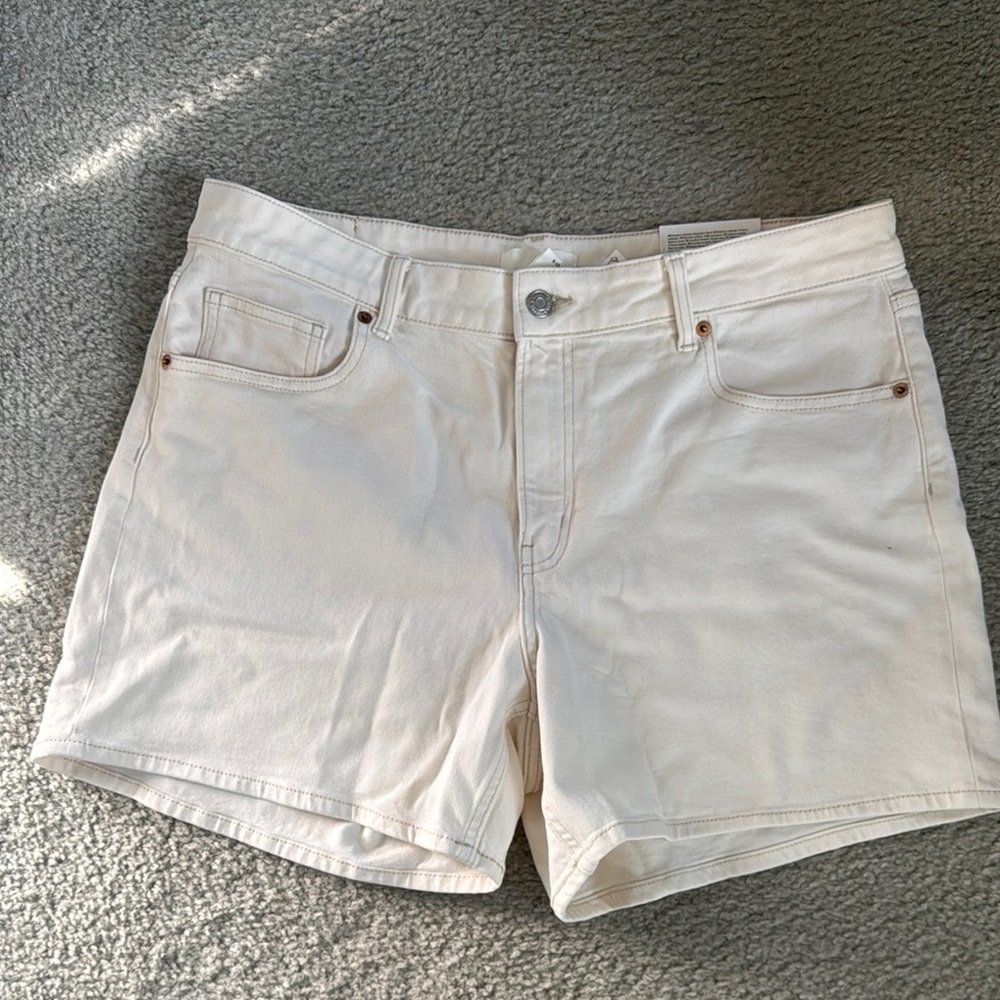 H&M Women's Loose Fit Ecru Jean Shorts